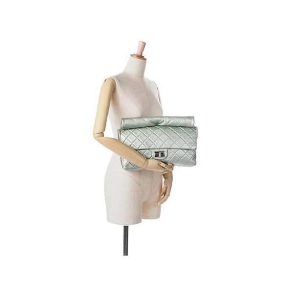 Pre Loved Chanel Reissue 2.55 Metallic Calfskin Roll Clutch - Picture 7 of 8